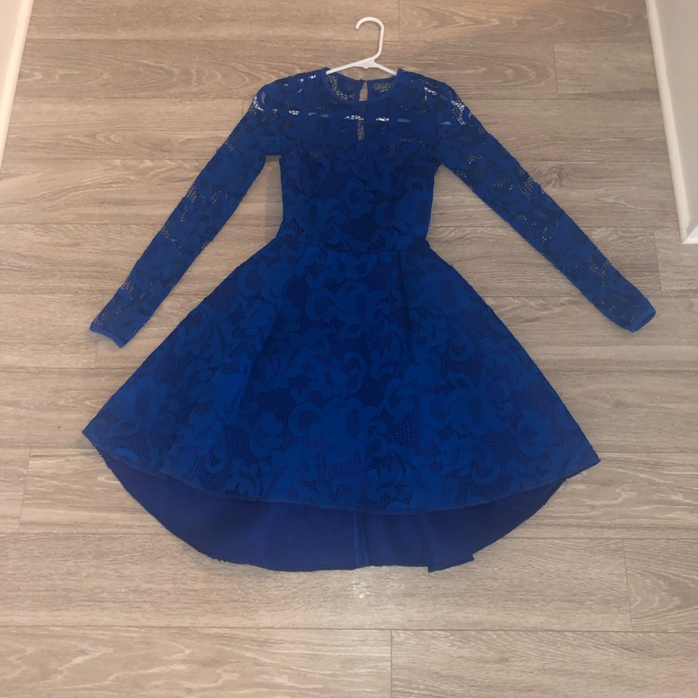 Long sleeve lace party dress
